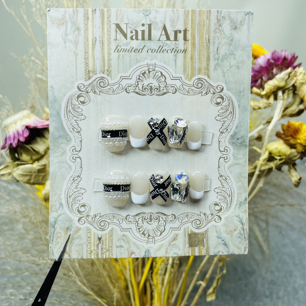 NO.197 Amourwa custom handmade nails